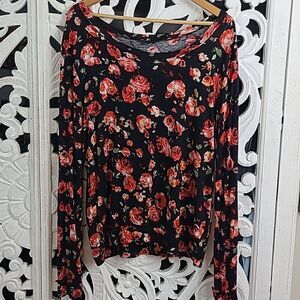 Sheila Rose 2X floral long sleeve top‎